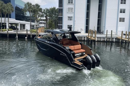 Cruisers Yachts 38 GLS South Beach OB image