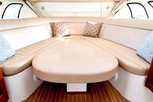 Intrepid 475 Sport Yacht image