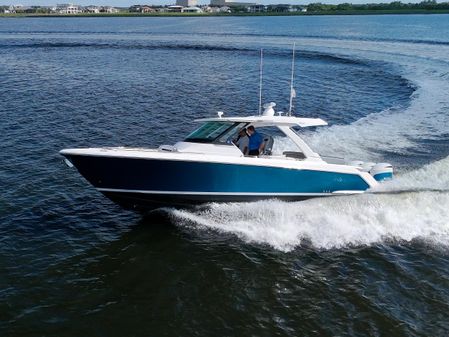 Tiara Sport 38 LS image