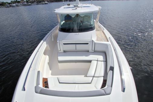 Tiara Sport 38 LS image