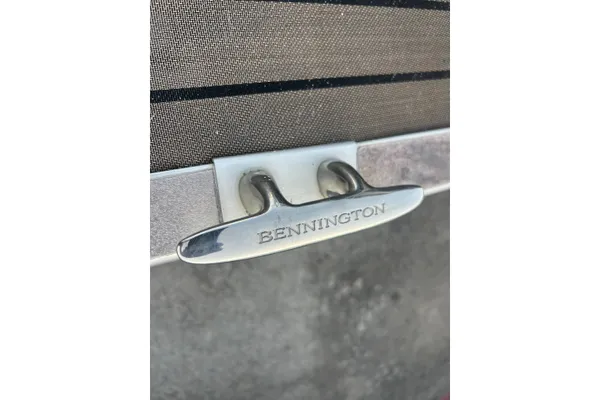 Bennington G22 image