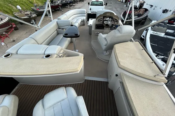 Bennington G22 image