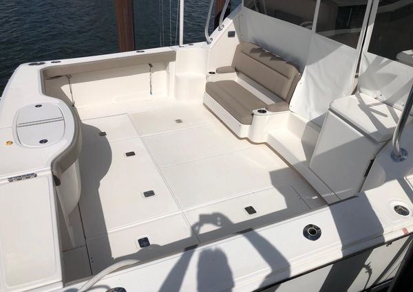 Tiara Yachts 3900 Coronet image