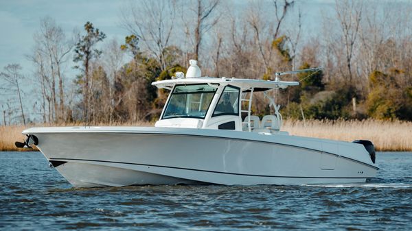 Boston Whaler 370 Outrage