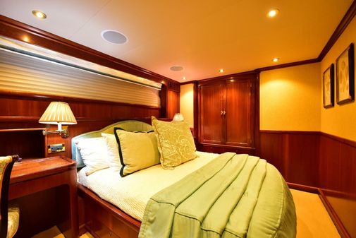 Sovereign Westport Pilothouse On-Deck Master image