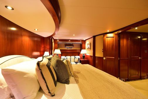 Sovereign Westport Pilothouse On-Deck Master image