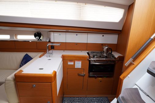 Jeanneau Sun Odyssey 44 DS image