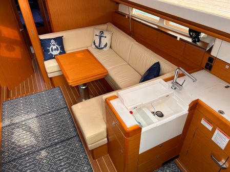 Jeanneau Sun Odyssey 44 DS image