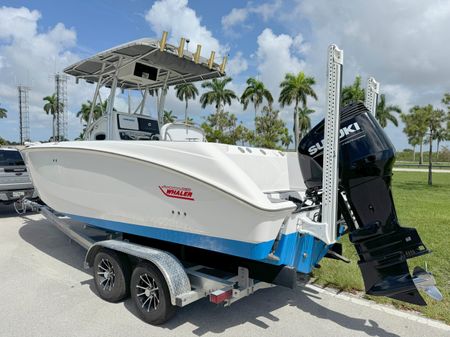 Boston-whaler 240-OUTRAGE image