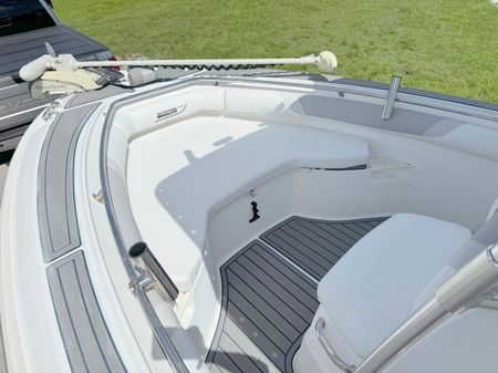 Boston-whaler 240-OUTRAGE image