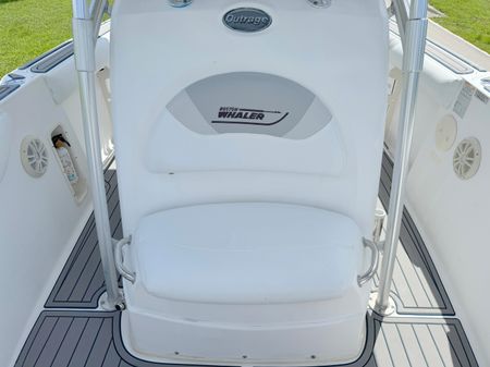 Boston-whaler 240-OUTRAGE image