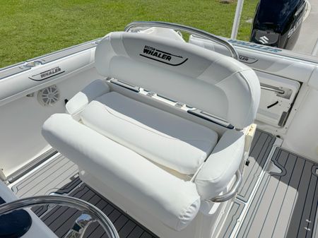 Boston-whaler 240-OUTRAGE image