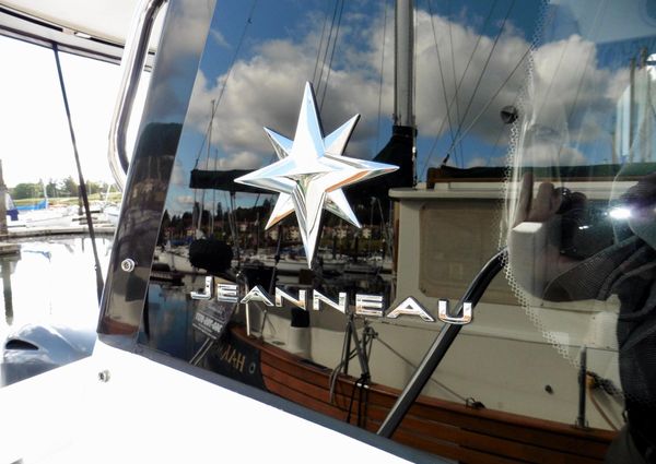 Jeanneau NC-895 image