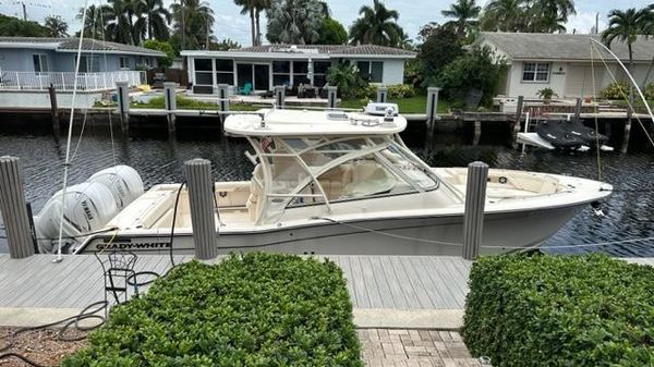 Grady-White Freedom 335 