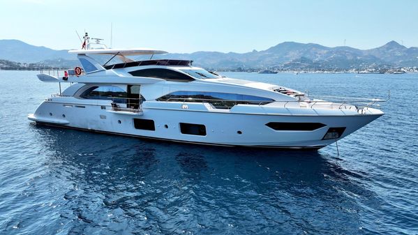 Azimut Grande 100 image