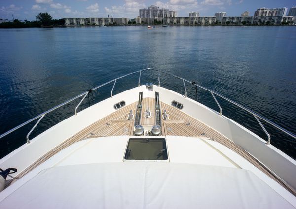 Ferretti-yachts 830 image
