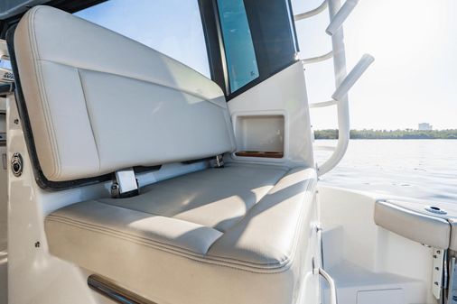 Boston Whaler 405 Conquest image