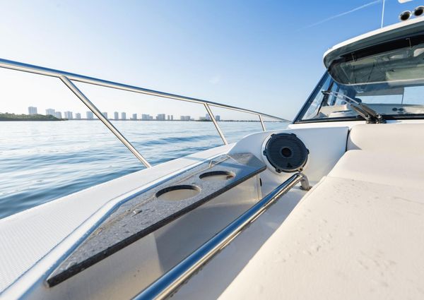 Boston Whaler 405 Conquest image