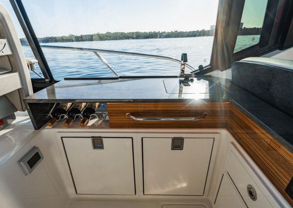 Boston Whaler 405 Conquest image