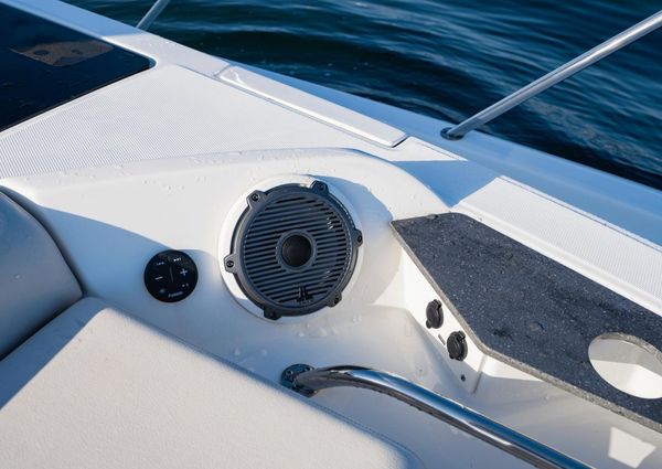 Boston Whaler 405 Conquest image