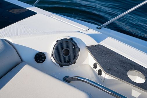 Boston Whaler 405 Conquest image