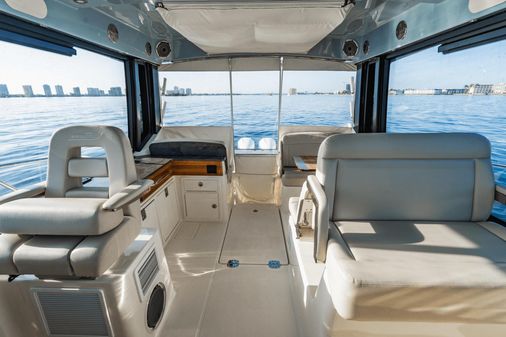 Boston Whaler 405 Conquest image