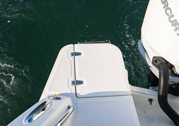 Boston Whaler 405 Conquest image