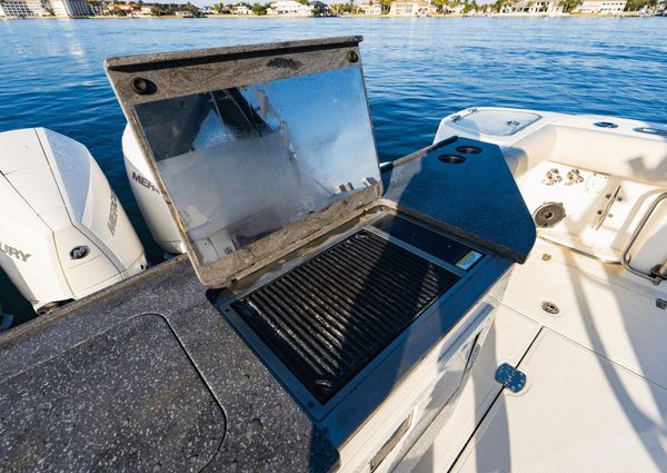 Boston Whaler 405 Conquest image