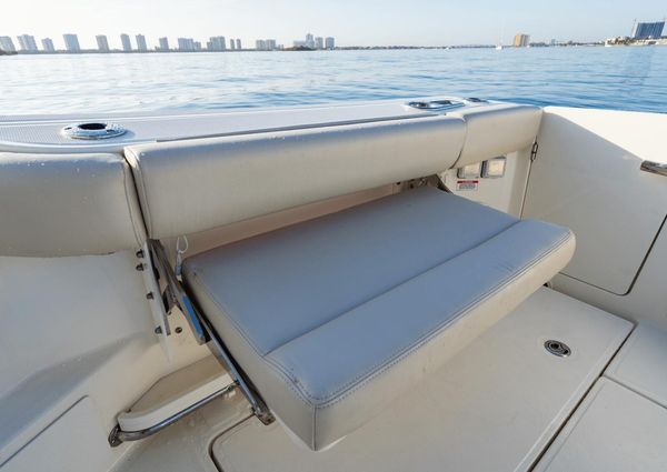 Boston Whaler 405 Conquest image