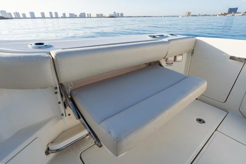 Boston Whaler 405 Conquest image