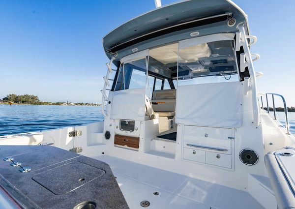 Boston Whaler 405 Conquest image