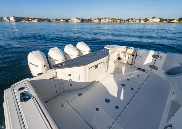 Boston Whaler 405 Conquest image