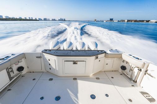 Boston Whaler 405 Conquest image