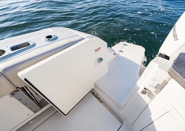 Boston Whaler 405 Conquest image