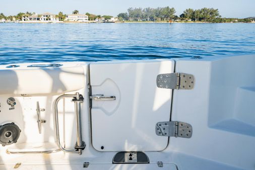 Boston Whaler 405 Conquest image