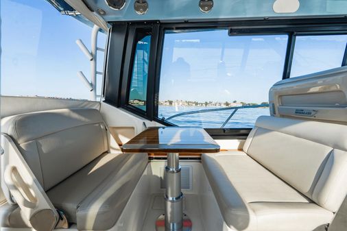 Boston Whaler 405 Conquest image