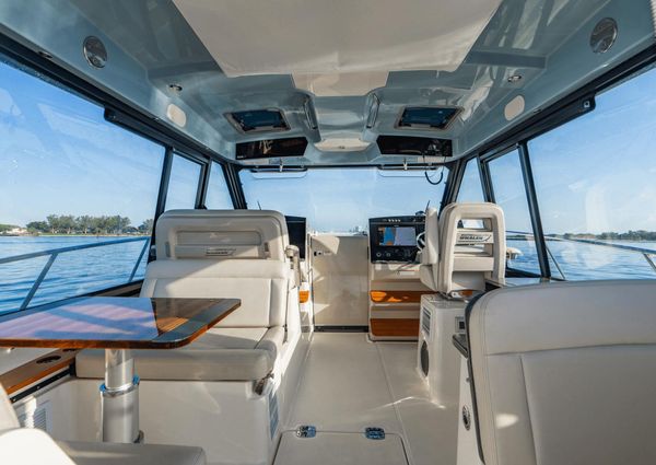 Boston Whaler 405 Conquest image