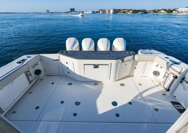 Boston Whaler 405 Conquest image