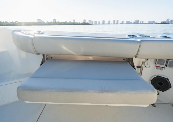 Boston Whaler 405 Conquest image