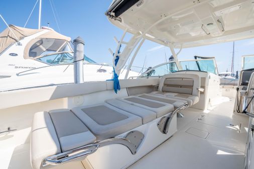 Boston Whaler 320 Vantage image