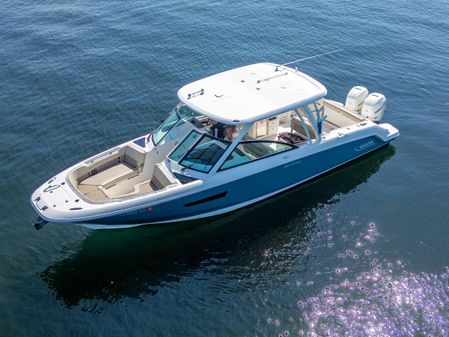 Boston Whaler 320 Vantage image