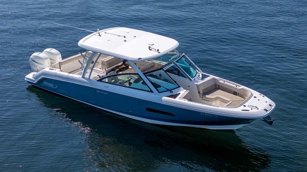 Boston Whaler 320 Vantage 