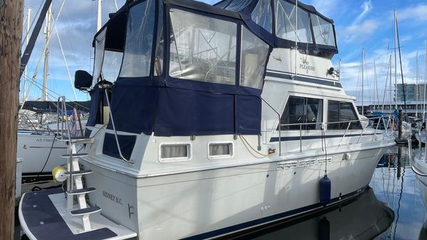 Uniflite 36 AFT CABIN 