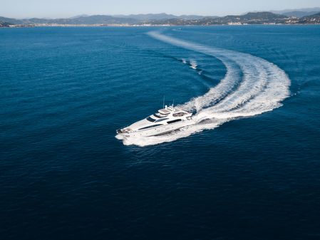 Azimut 116 image