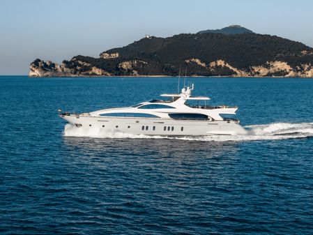 Azimut 116 image