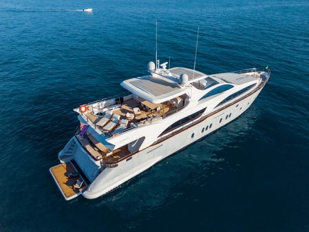 Azimut 116 image