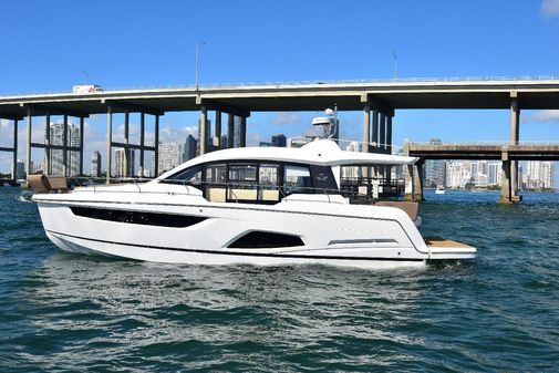 Sealine C430 image