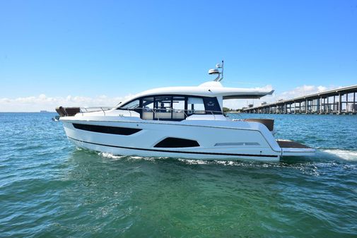 Sealine C430 image