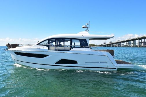 Sealine C430 image