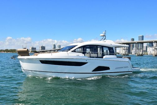 Sealine C430 image